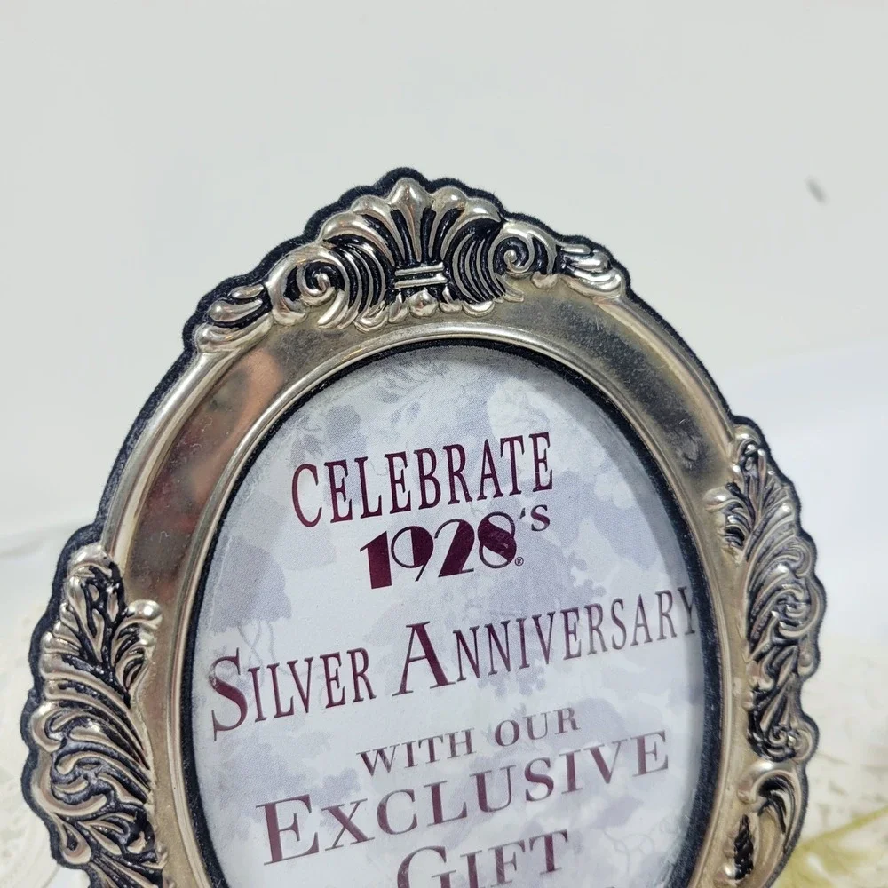 1928 Jewelry Company Silver Plate Oval Ornate Frame 3.5x5 Anniversary Gift